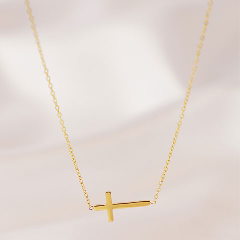 小巧金色十字架项链